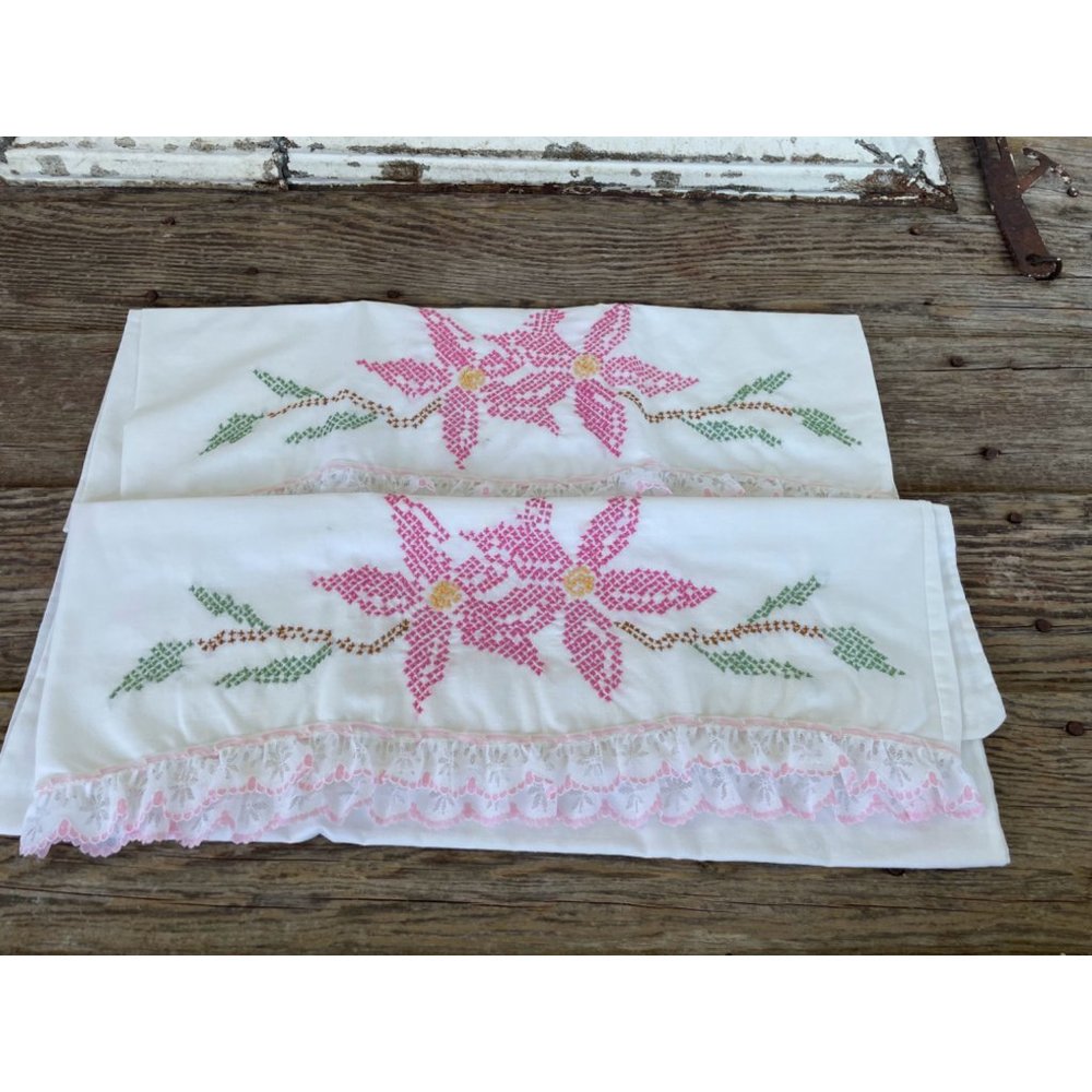 Vintage pair PIllow cases Embroidery Cross Stitch Pink Flowers - Picture 2 of 12